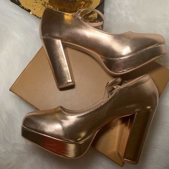 Rose Gold Platform Pumps - Picture 7 of 13